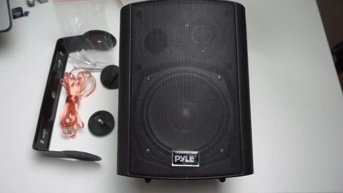 15 Best Powered Speakers for Live Band 2022 Performance & Vocals